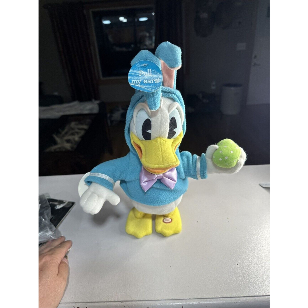 Hallmark Donald Duck Disney Don't Pull My Ears Plush Dancing Singing Easter